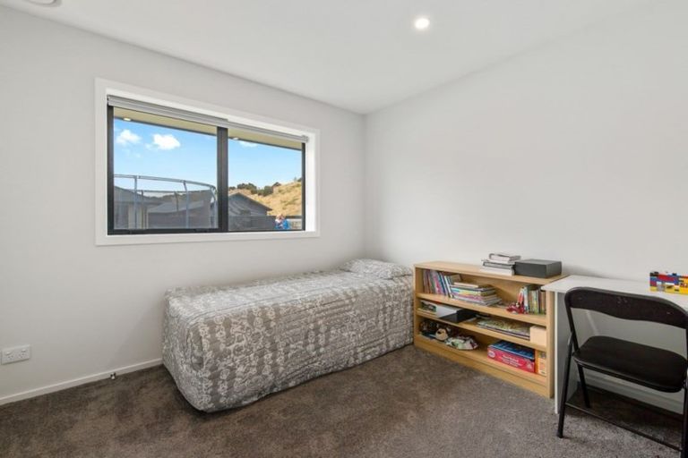 Photo of property in 33 Kingfisher Crescent, Albert Town, Wanaka, 9305