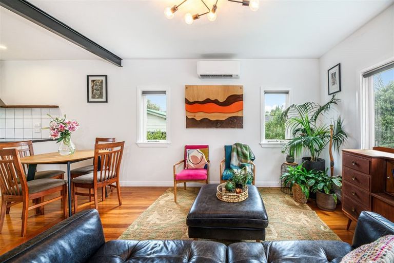 Photo of property in 18 Kamara Road, Glen Eden, Auckland, 0602