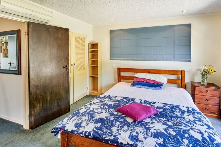 Photo of property in 16 Brasenose Place, Tawa, Wellington, 5028