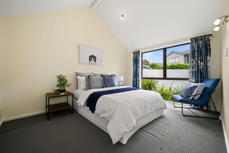 Photo of property in 2/7a Medbury Terrace, Fendalton, Christchurch, 8041