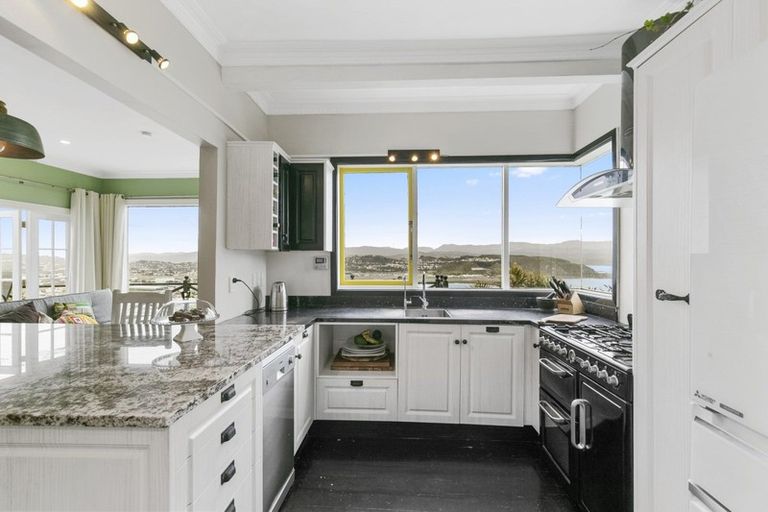 Photo of property in 83 Houghton Bay Road, Houghton Bay, Wellington, 6023