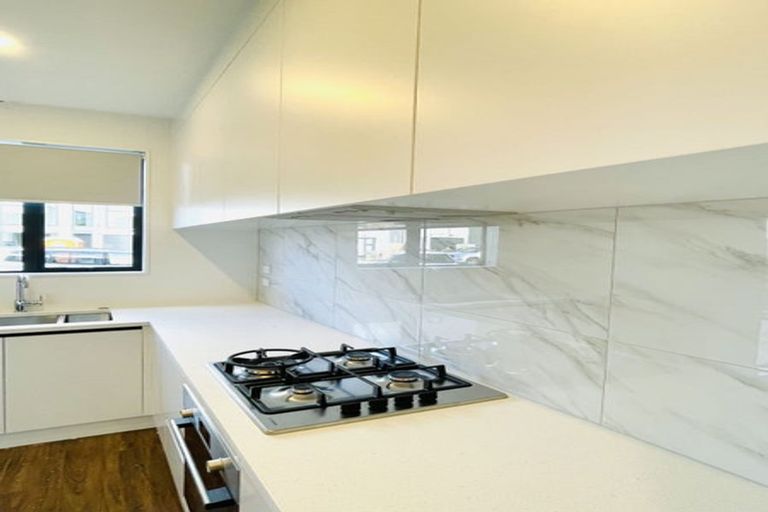 Photo of property in 27 Coast Garden Drive, Hobsonville, Auckland, 0616