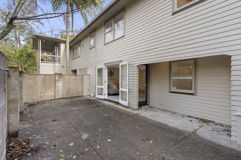 Photo of property in 122 Beach Road, Castor Bay, Auckland, 0620