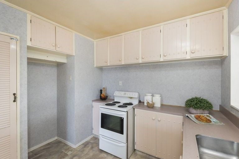 Photo of property in 14 Meadowbrook Drive, Cloverlea, Palmerston North, 4412