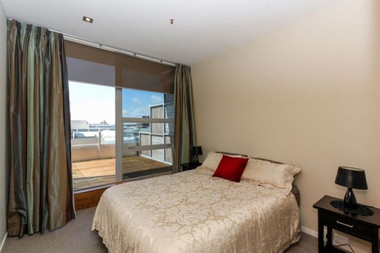Photo of property in 22 Liardet Apartments, 402/22 Liardet Street, New Plymouth, 4310