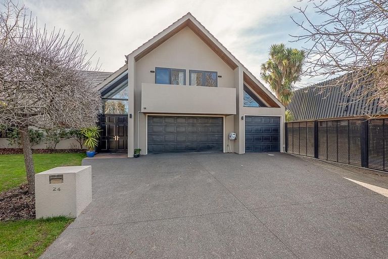 Photo of property in 24 Witbrock Crescent, Burnside, Christchurch, 8053