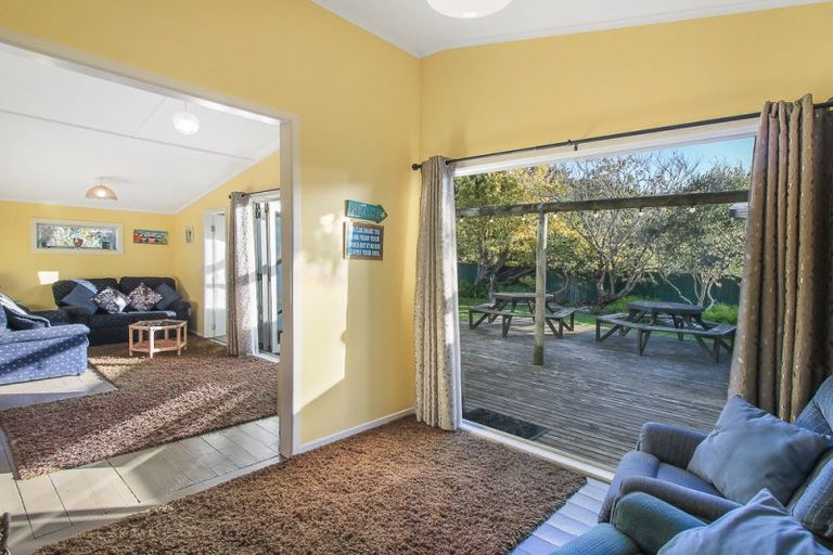 Photo of property in 2 Hennessy Street East, Foxton Beach, Foxton, 4815