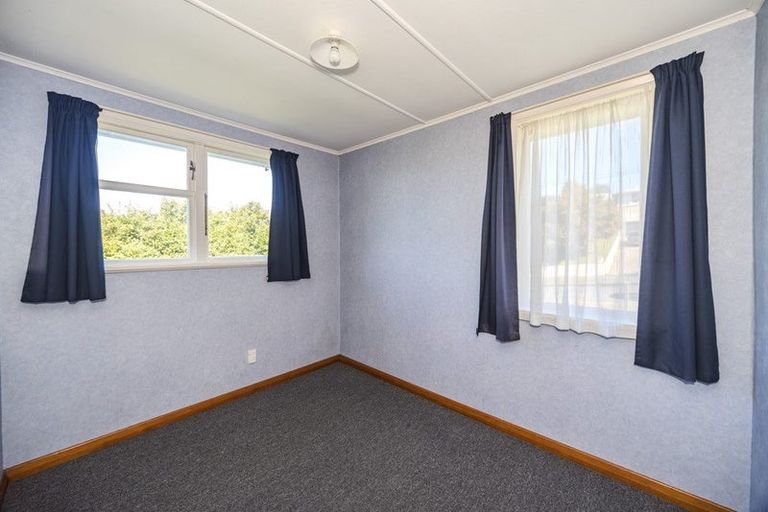 Photo of property in 1 Roach Street, Holmes Hill, Oamaru, 9401