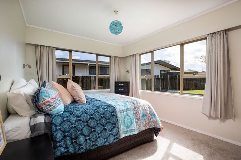 Photo of property in 72 Manu Crescent, Upper Vogeltown, New Plymouth, 4310