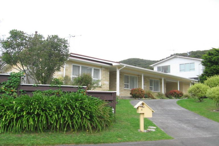 Photo of property in 4 Peterhouse Street, Tawa, Wellington, 5028