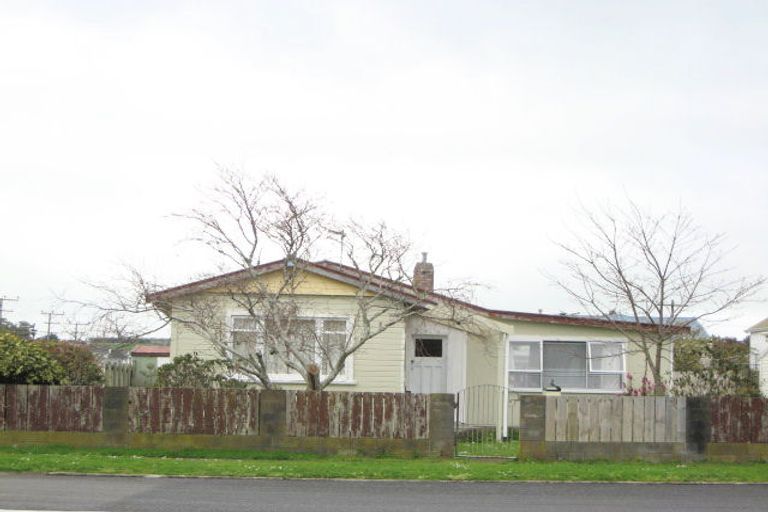 Photo of property in 11a Queen Street, Waitara, 4320