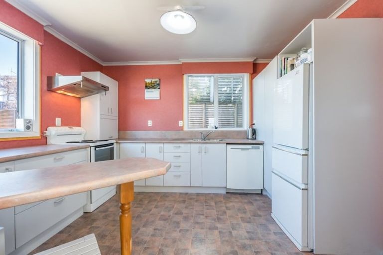 Photo of property in 7 Te Whiti Grove, Korokoro, Lower Hutt, 5012