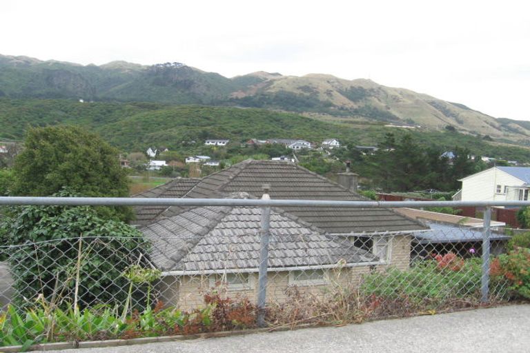 Photo of property in 31 Handyside Street, Tawa, Wellington, 5028