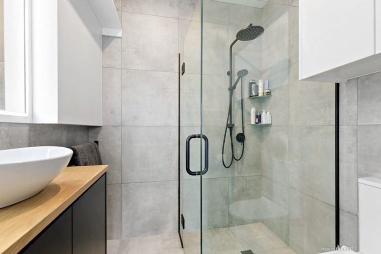 Photo of property in Stadium Garden Flats, 415/107 Thorndon Quay, Pipitea, Wellington, 6011