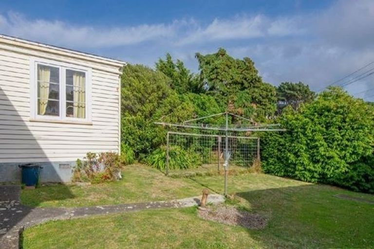 Photo of property in 10 Bould Street, Johnsonville, Wellington, 6037
