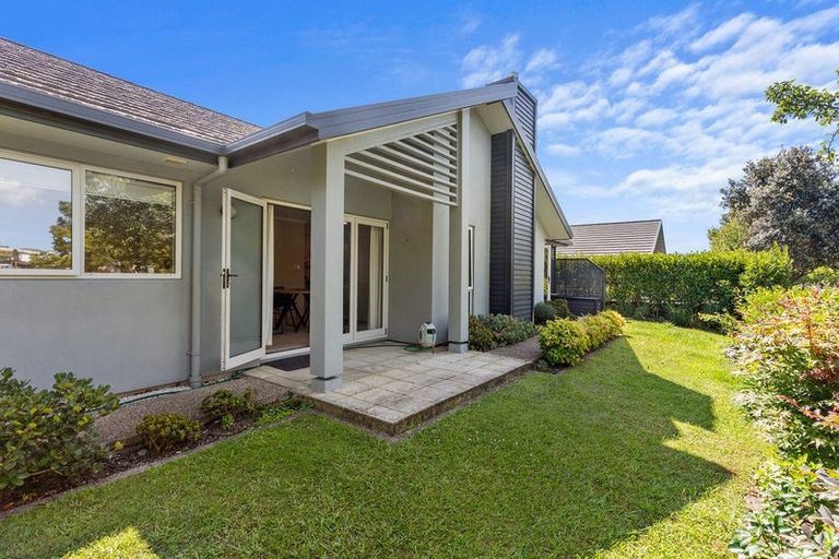 Photo of property in 45 Bridgewater Way, Pyes Pa, Tauranga, 3112