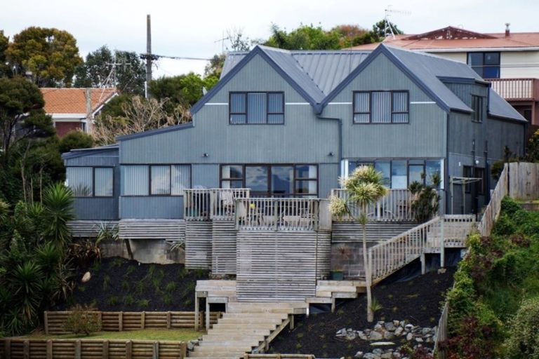 Photo of property in 17 Seaview Road, Ruakaka, 0116