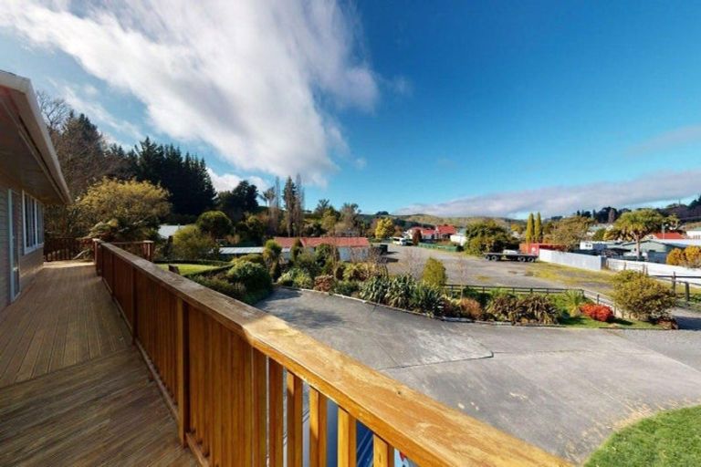 Photo of property in 36a Bruce Street, Hunterville, 4730