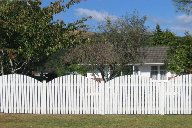 Photo of property in 44 Gillespies Road, Birchville, Upper Hutt, 5018