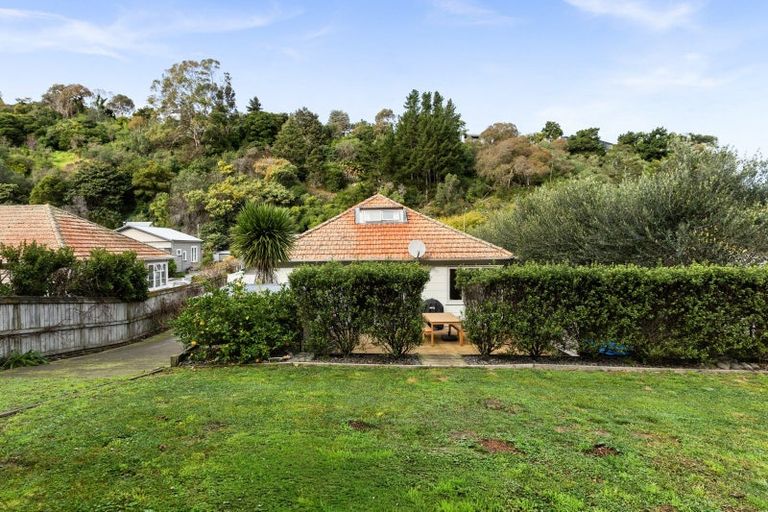 Photo of property in 2 Main Street, Hospital Hill, Napier, 4110