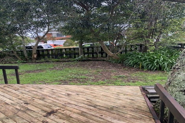 Photo of property in 1/33 Woodstock Road, Forrest Hill, Auckland, 0620