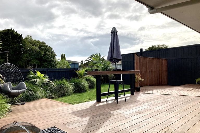 Photo of property in 10 Pixie Place, Pakuranga Heights, Auckland, 2010