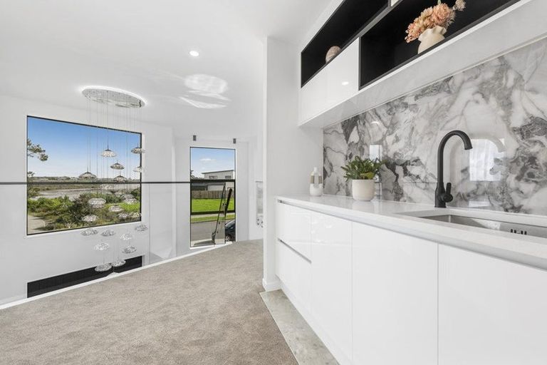 Photo of property in 13 Catalina Avenue, Rosehill, Papakura, 2113