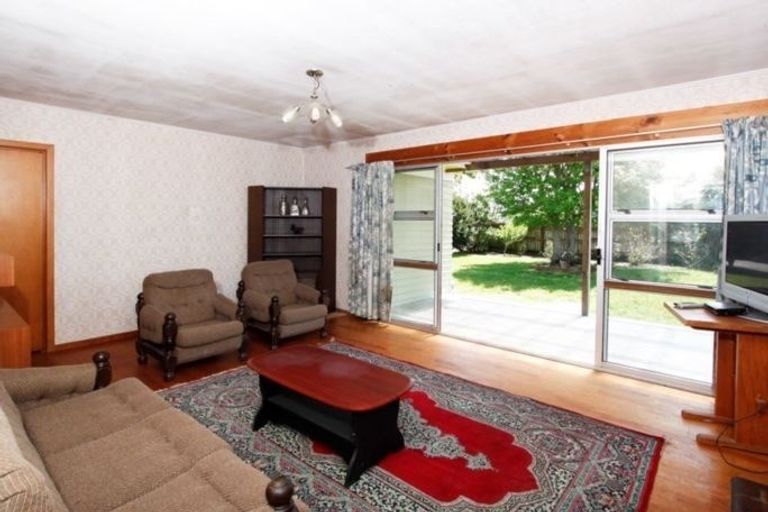 Photo of property in 56 Dale Crescent, Pakuranga, Auckland, 2010
