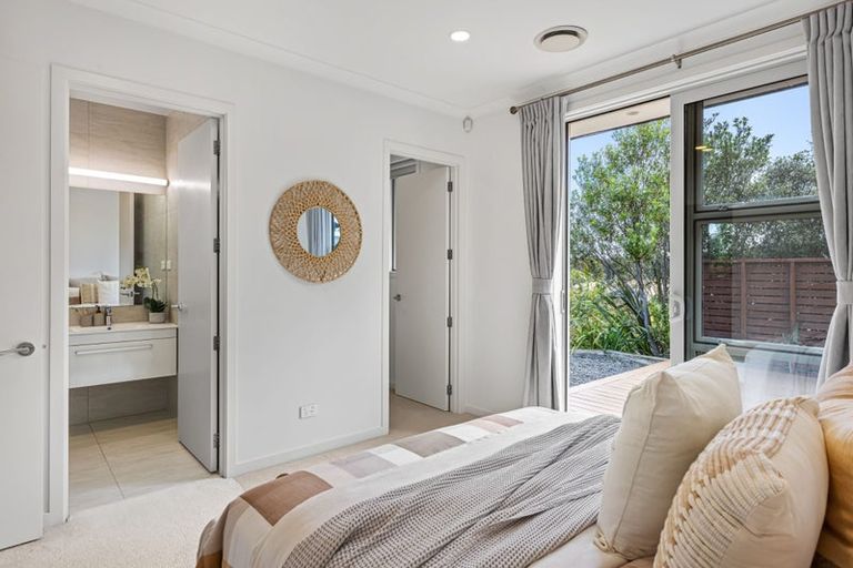 Photo of property in 11 Ian Gordon Lane, Orewa, 0931