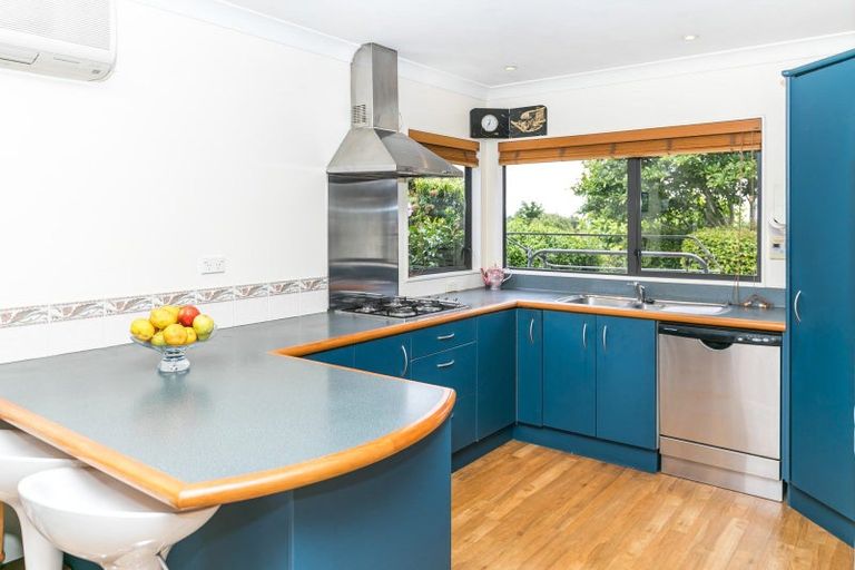 Photo of property in 24 Highgrove Drive, Grandview Heights, Hamilton, 3200