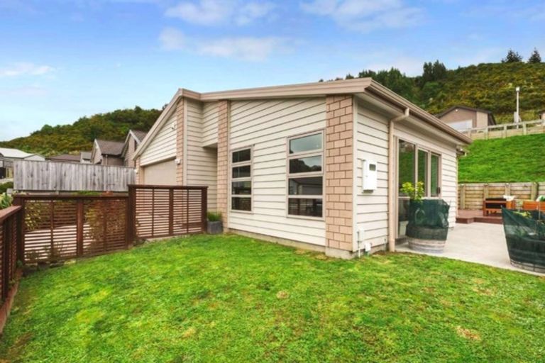 Photo of property in 76 Staithes Drive North, Whitby, Porirua, 5024