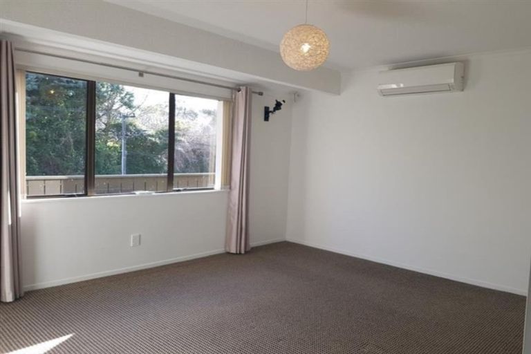 Photo of property in 1a Shortland Street, Lower Vogeltown, New Plymouth, 4310