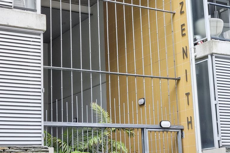 Photo of property in Zenith Apartments, 402/10 Fox Street, Parnell, Auckland, 1052