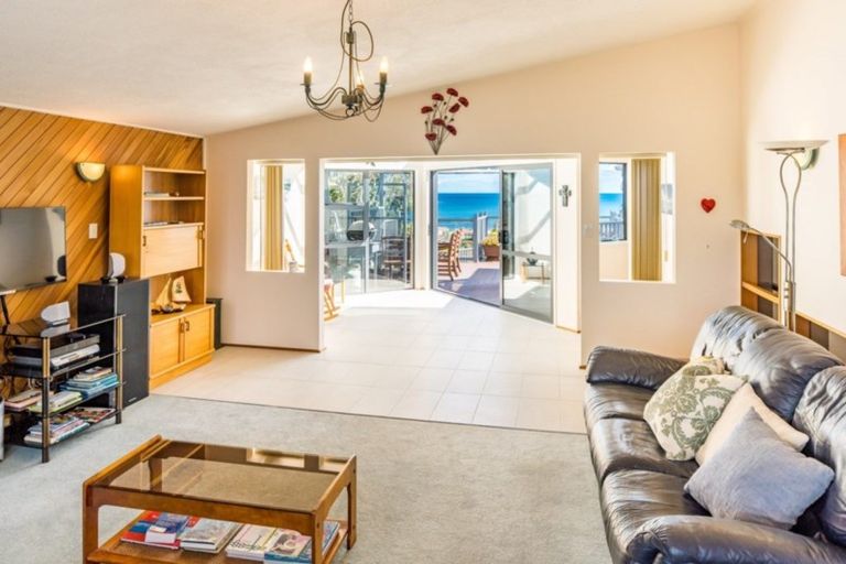 Photo of property in 45 Mana View Road, Paremata, Porirua, 5026