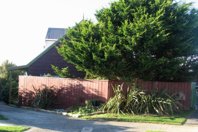 Photo of property in 12 Tikati View, Titahi Bay, Porirua, 5022