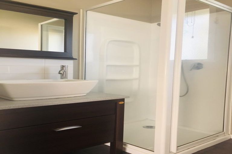 Photo of property in 65 Bond Crescent, Forrest Hill, Auckland, 0620