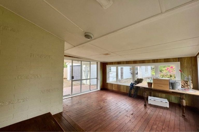 Photo of property in 10 Grey Street, Martinborough, 5711