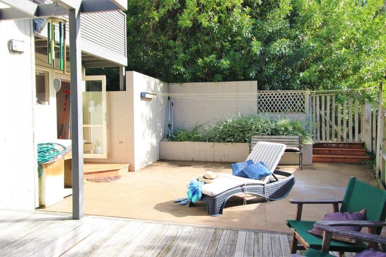 Photo of property in 1/86 Oaktree Avenue, Browns Bay, Auckland, 0630