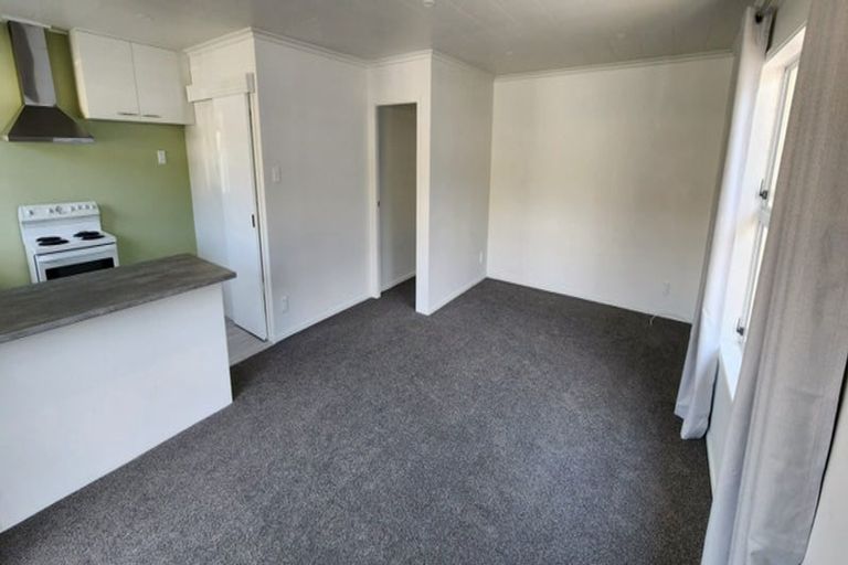 Photo of property in 82 Pioneer Road, Moturoa, New Plymouth, 4310