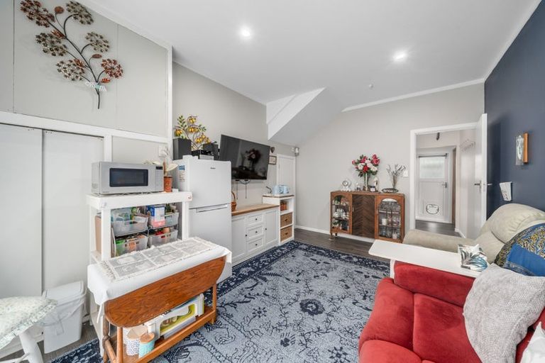 Photo of property in 7 Hawtrey Terrace, Johnsonville, Wellington, 6037