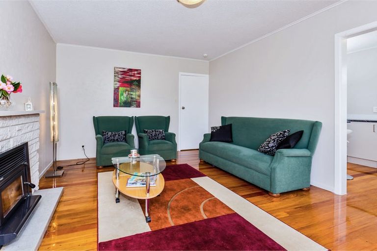 Photo of property in 2 Claridge Street, Glen Eden, Auckland, 0602