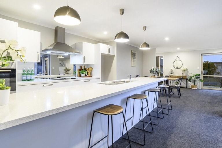 Photo of property in 18 Harding Drive, Papamoa Beach, Papamoa, 3118