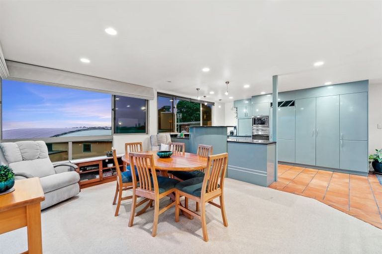 Photo of property in 2/8 Beach Road, Castor Bay, Auckland, 0620