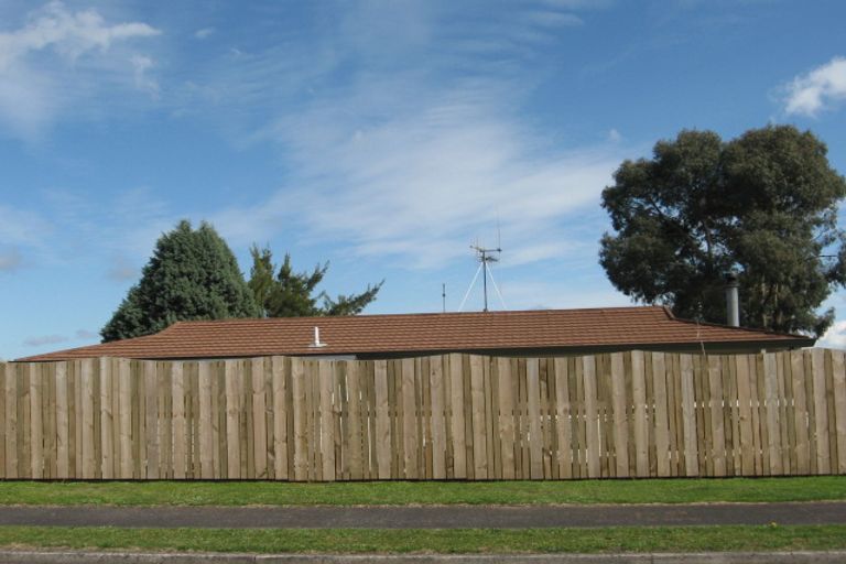 Photo of property in 11 Flinders Place, Welcome Bay, Tauranga, 3112
