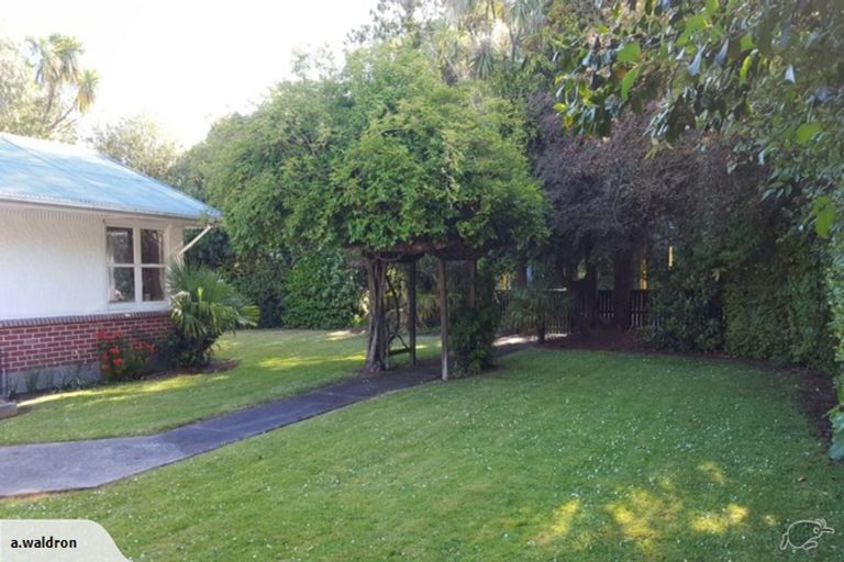 Photo of property in 48 Clyde Road, Ilam, Christchurch, 8041