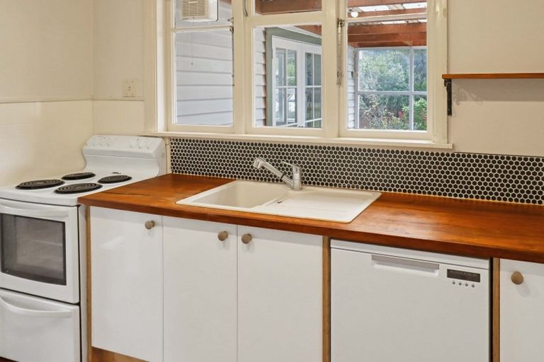 Photo of property in 7 Tawhai Street, Stokes Valley, Lower Hutt, 5019