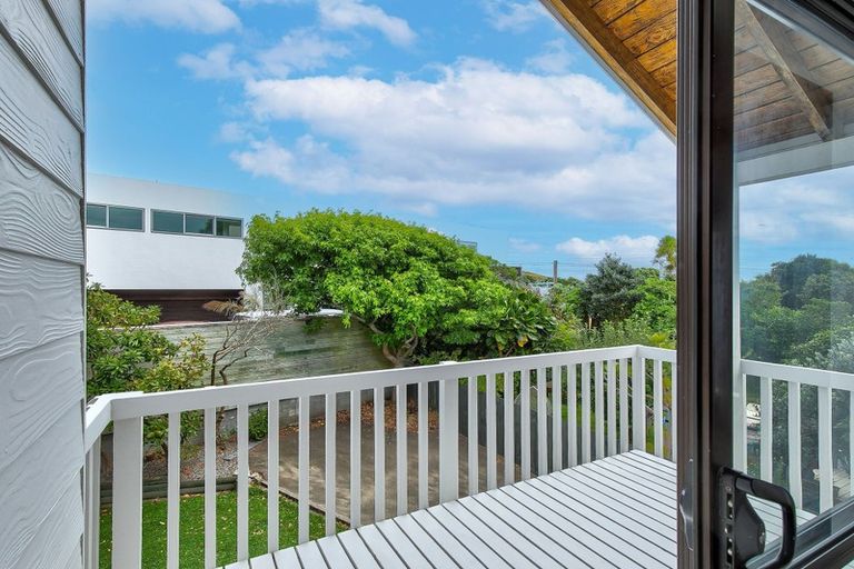 Photo of property in 2/13 Mana Esplanade, Paremata, Porirua, 5026