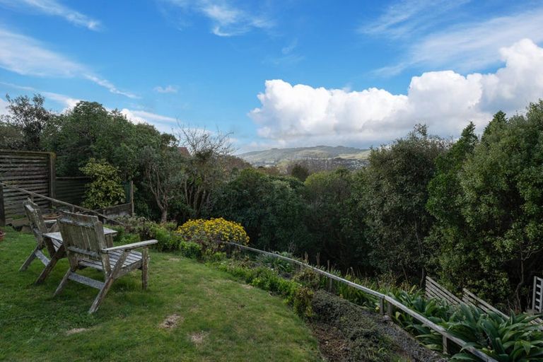 Photo of property in 1 Atamira Close, Churton Park, Wellington, 6037