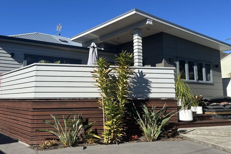 Photo of property in 162 Molesworth Street, New Plymouth, 4312