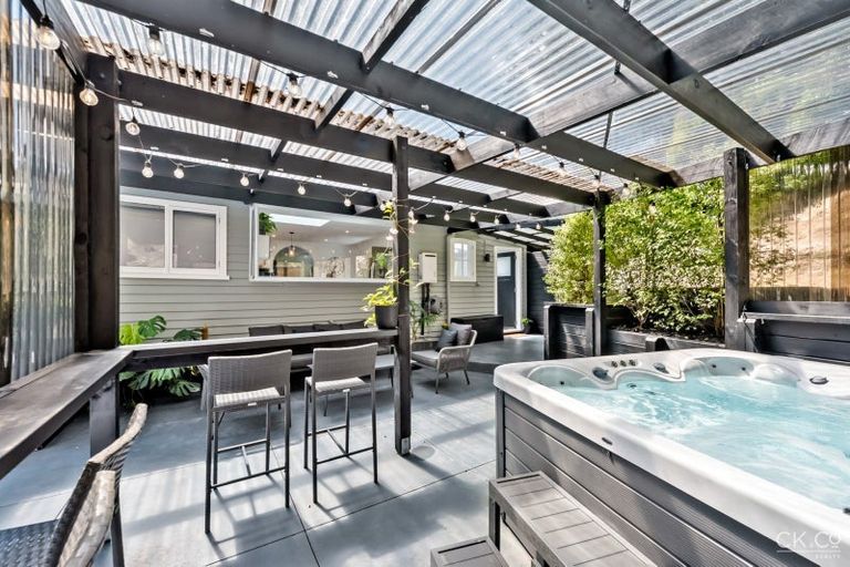 Photo of property in 74 Elmslie Road, Pinehaven, Upper Hutt, 5019